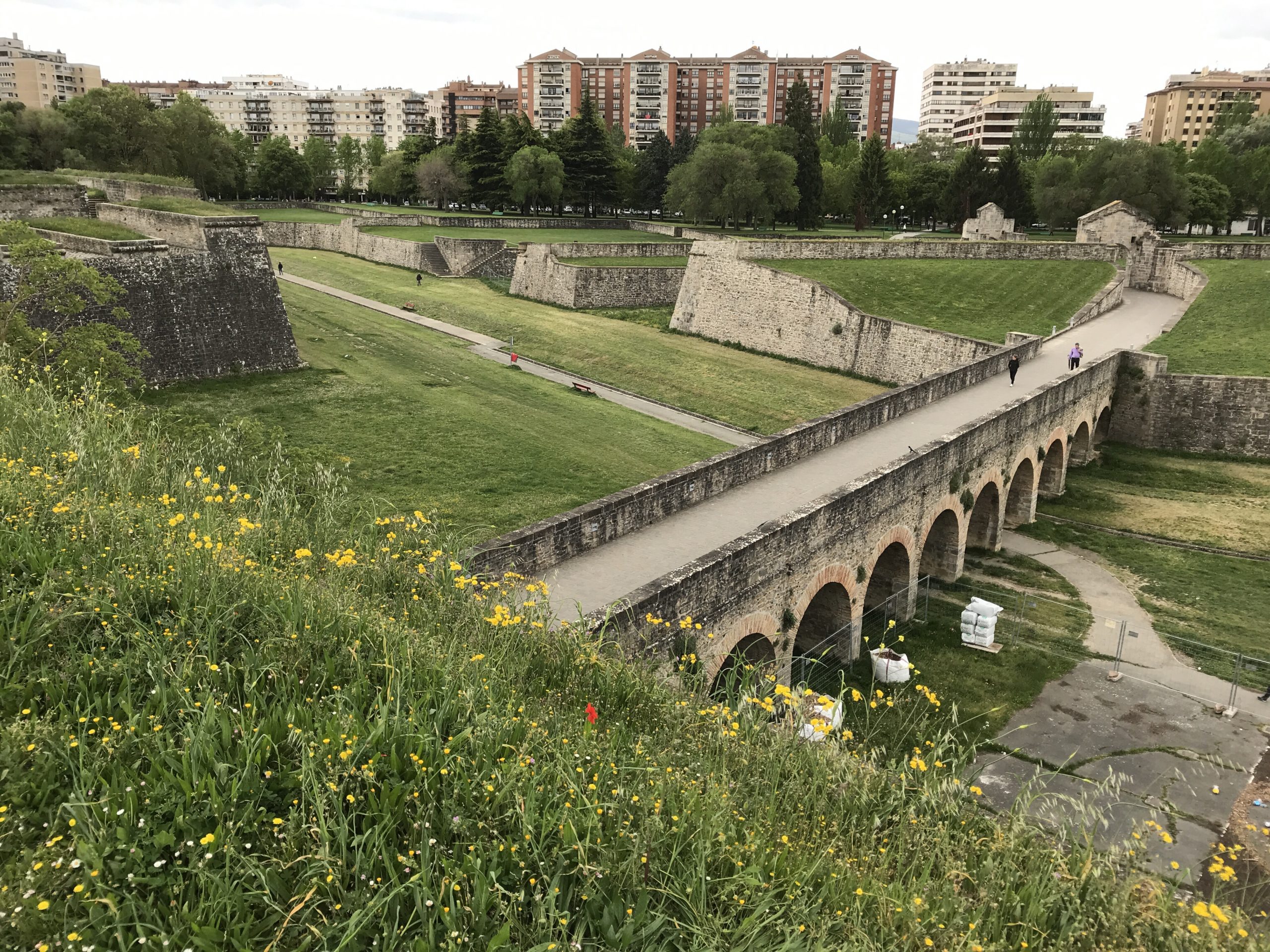 Tag 05 Villava – Zariquiegui durch Pamplona 16,7km